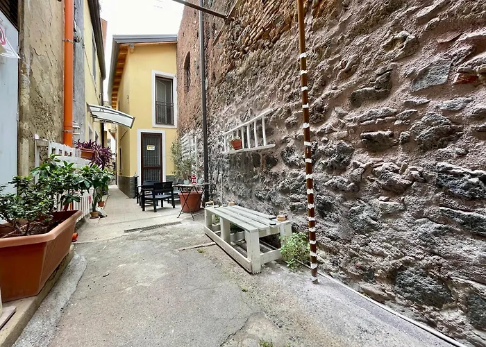 One Vicolo Lavico